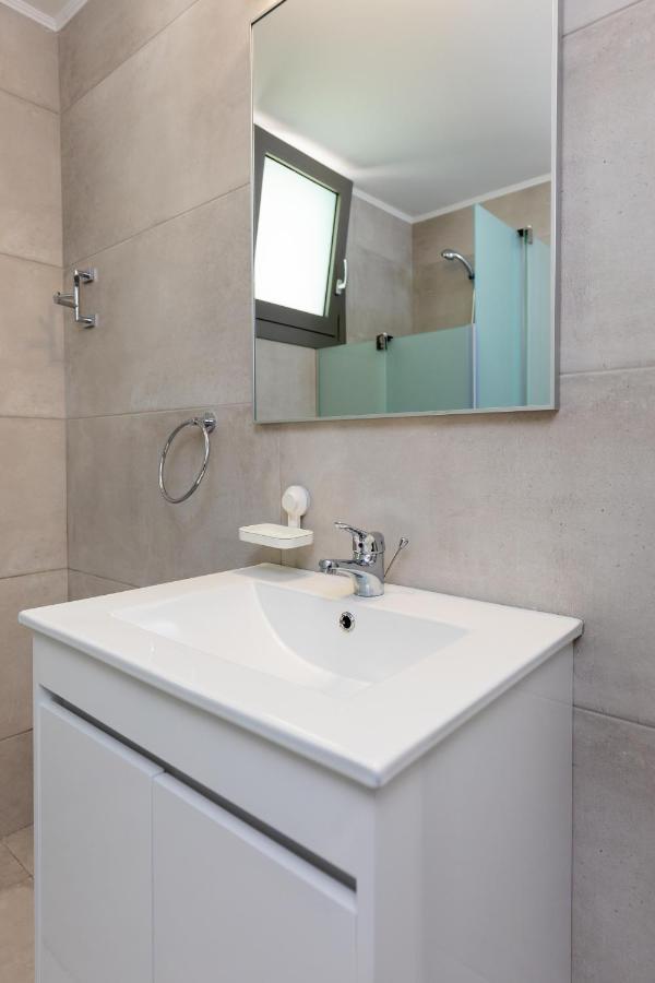 Angelana Luxury Apartments Rhodes City Bagian luar foto